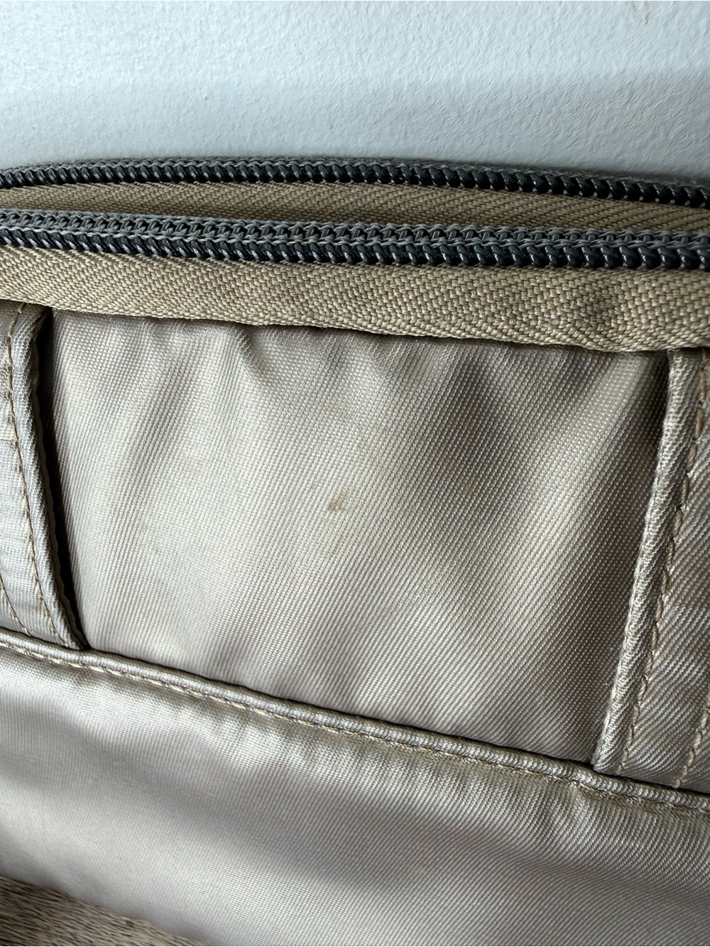 LUG Coupe SE Metallic Bronze Quilted Crossbody Mini Bag Zipper - Picture 10 of 13